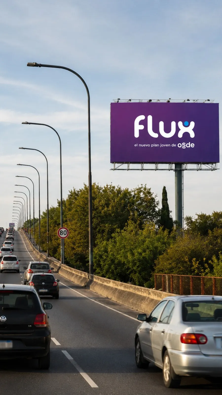 Campaña de flux (OSDE) en un cartel de autopista, Rosario